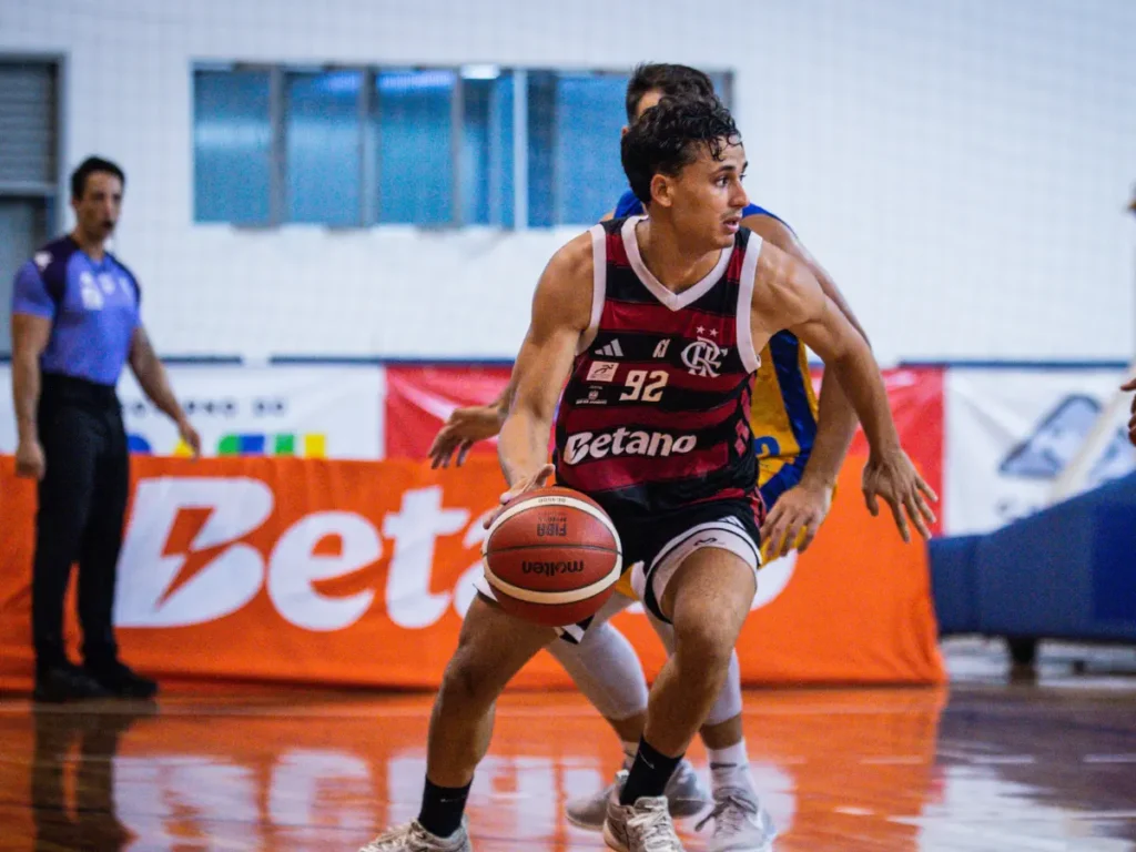 Flamengo confirma força fora de casa e vence Fortaleza pelo returno do NBB