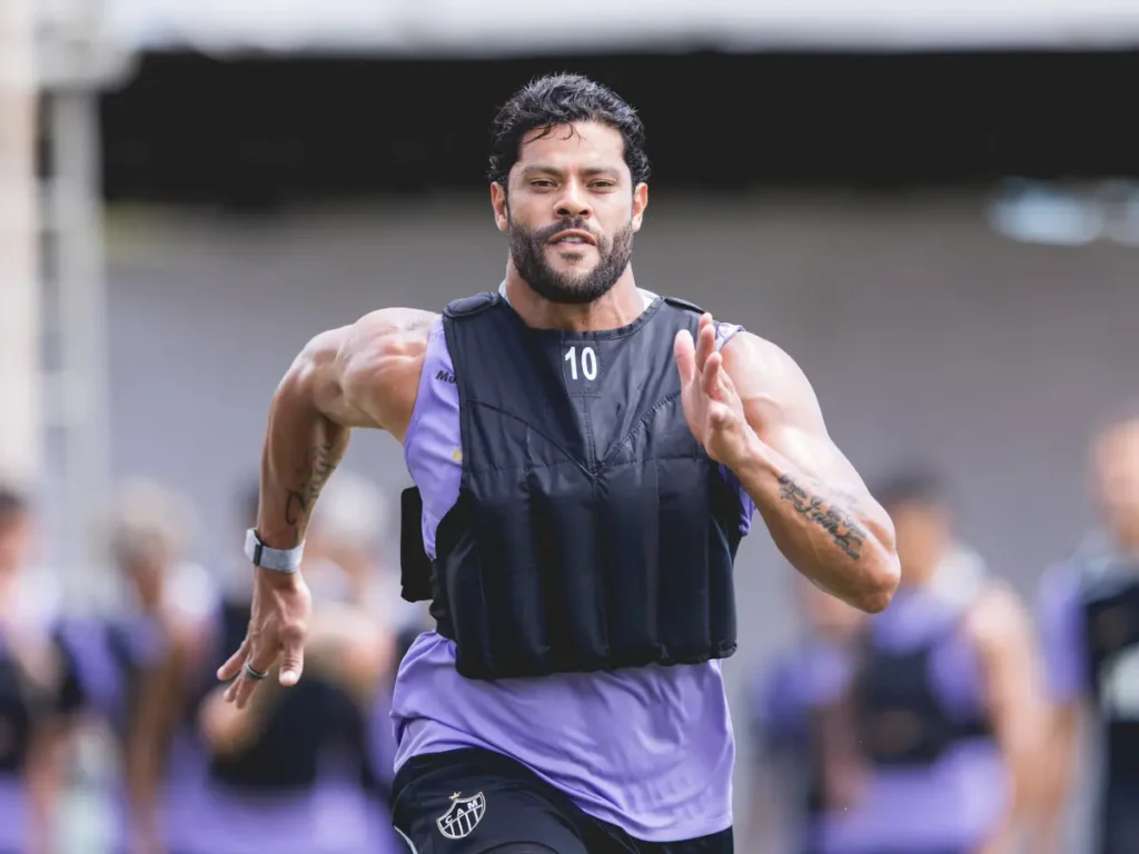 Atlético-MG mira Kevin Serna, e Fluminense mantém esperança de contar com Hulk