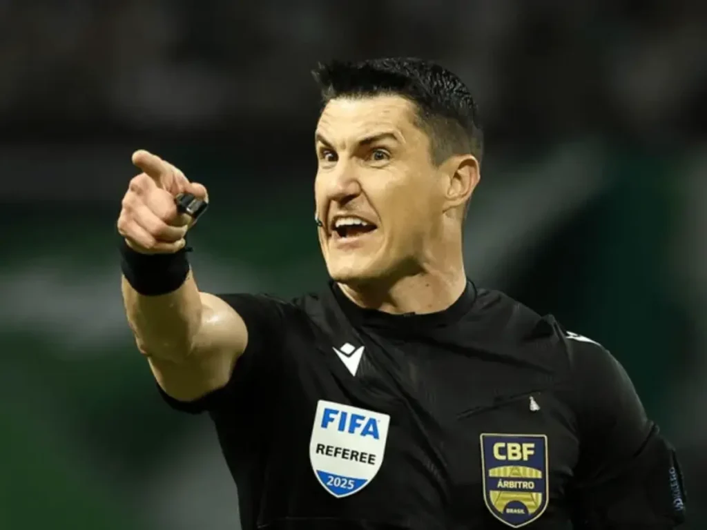 CBF anuncia Rafael Klein como arbitro de Corinthians x Flamengo