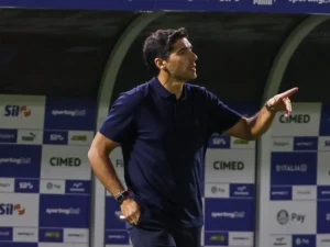 “Hoje estamos mais próximos da equipe do futuro”, diz Abel após vitória do Palmeiras no clássico