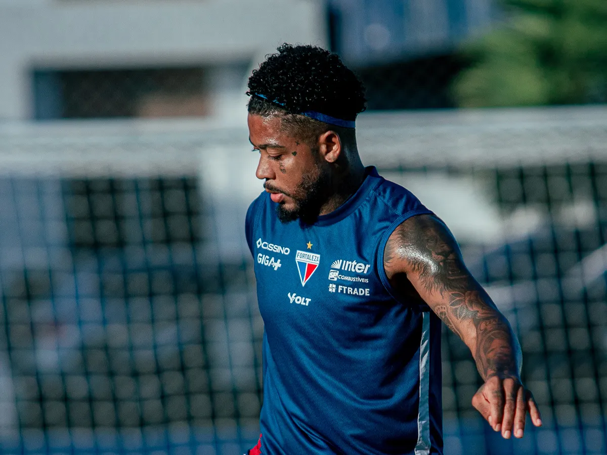 Saiba o que falta para Marinho assinar com o Vitória