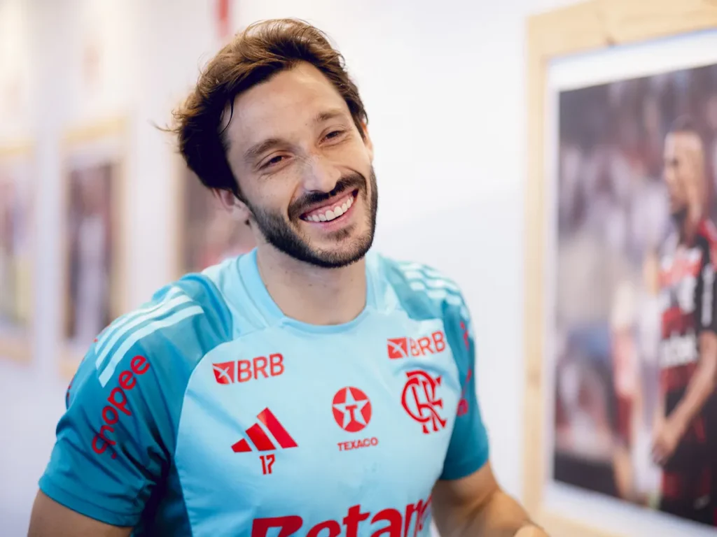 Matías Viña no River Plate; saiba detalhes da saída do uruguaio do Flamengo