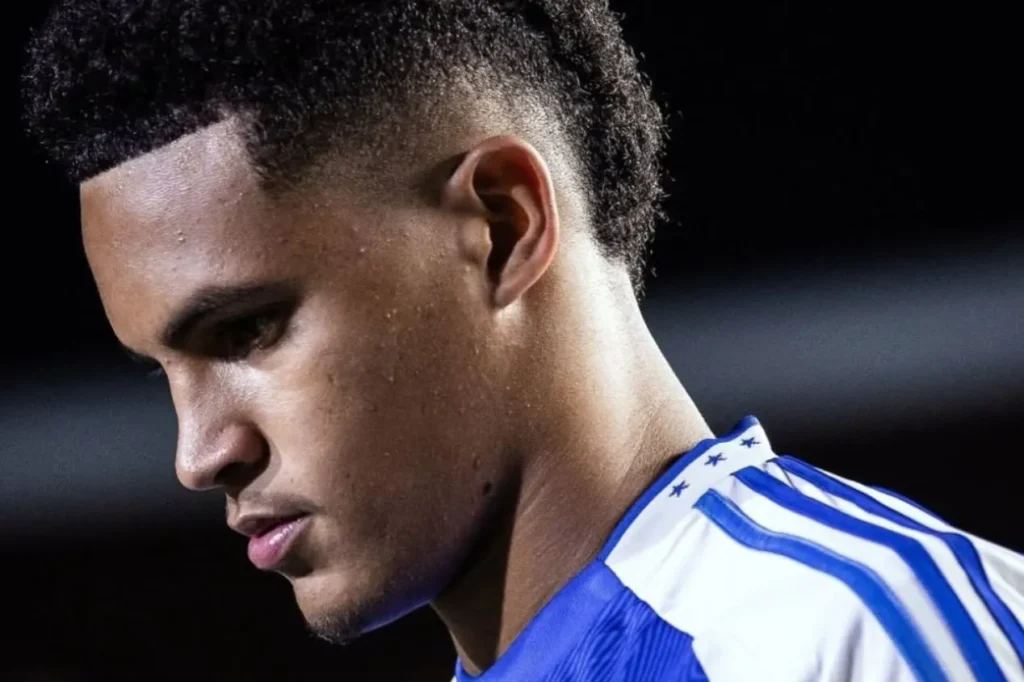 Cruzeiro acerta venda de Kauã Prates ao Borussia Dortmund por até € 12 milhões