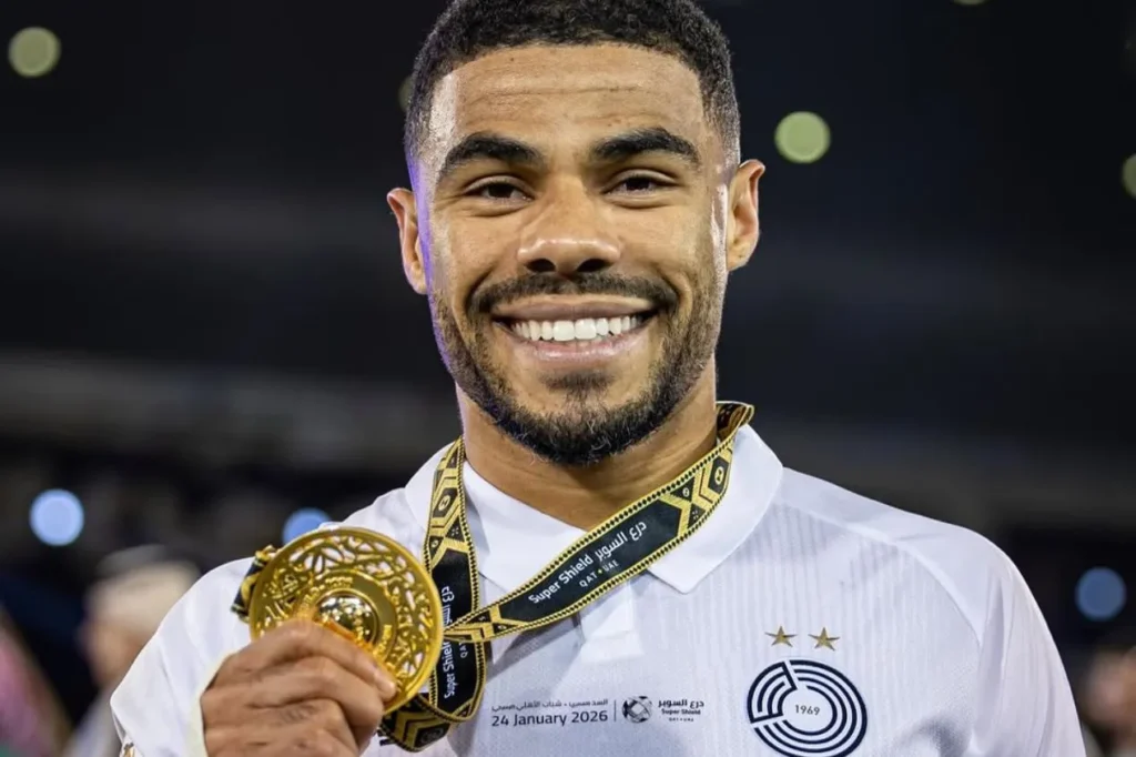 Botafogo monitora ex-lateral de Coritiba e Athletico para reforçar a lateral esquerda