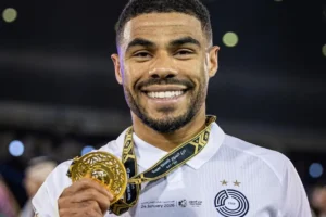 Botafogo monitora ex-lateral de Coritiba e Athletico para reforçar a lateral esquerda