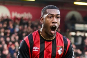 Rayan marca primeiro gol como titular e salva o Bournemouth contra o Aston Villa