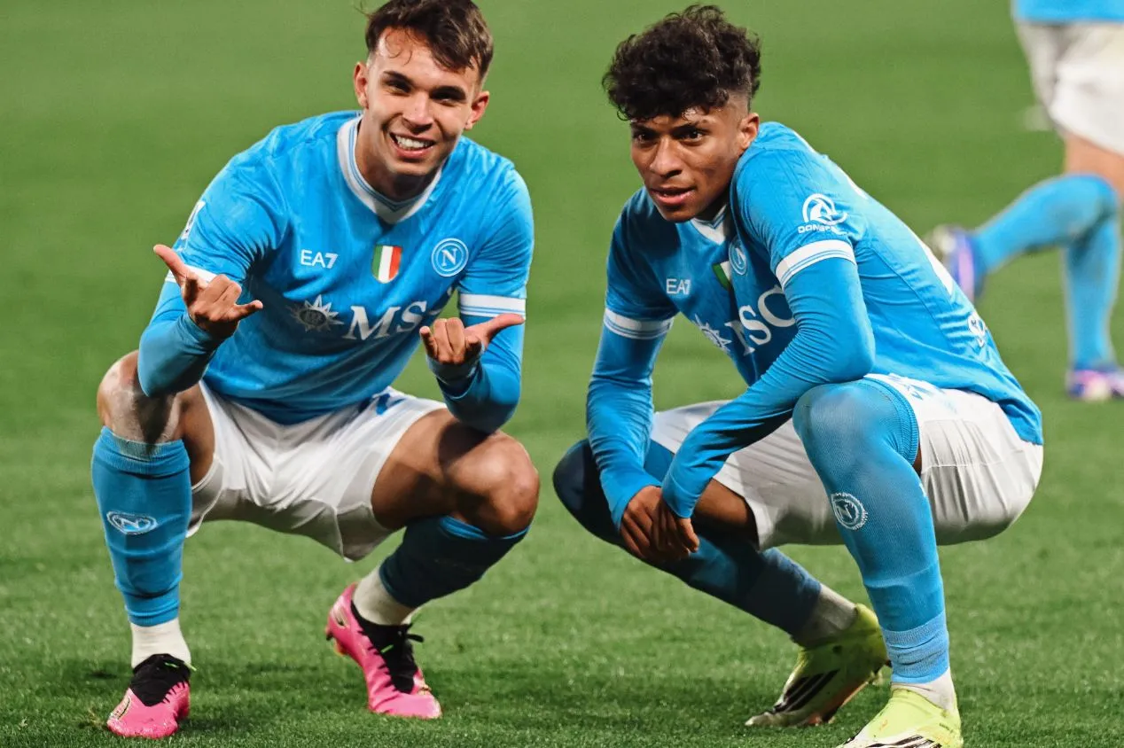 Napoli busca empate com gol brasileiro e impede vitória da Roma em duelo direto
