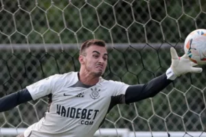 Corinthians empresta Matheus Donelli ao Shabab Al Ahli com opção de compra milionária