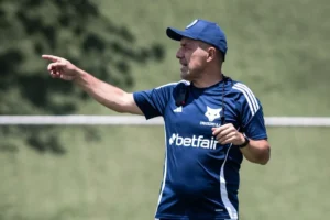 Nem Atlético-MG, nem Cruzeiro: Leonardo Jardim mira Marquês de Sapucaí e descarta retorno ao futebol brasileiro