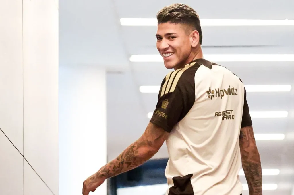 Flamengo rejeita investida do Al-Ittihad por Jorge Carrascal; saiba detalhes