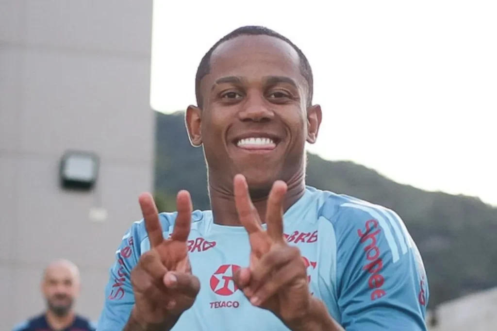 Negociação entre Flamengo e Bragantino por Wallace Yan é interrompida após impasse; saiba detalhes