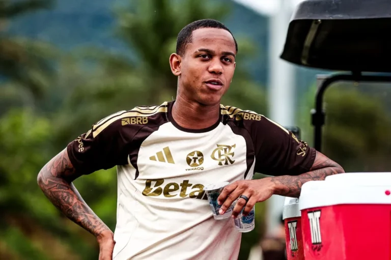 Negociação entre Bragantino e Flamengo por Wallace Yan não avança; saiba detalhes
