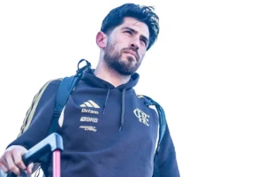Flamengo encaminha acordo com Agustín Rossi; saiba salário e tempo de contrato