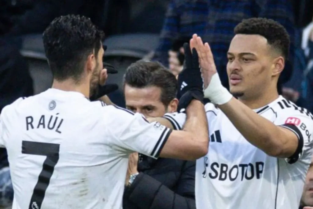 Com Rodrigo Muniz no segundo tempo, Fulham perde para o Everton pela Premier League