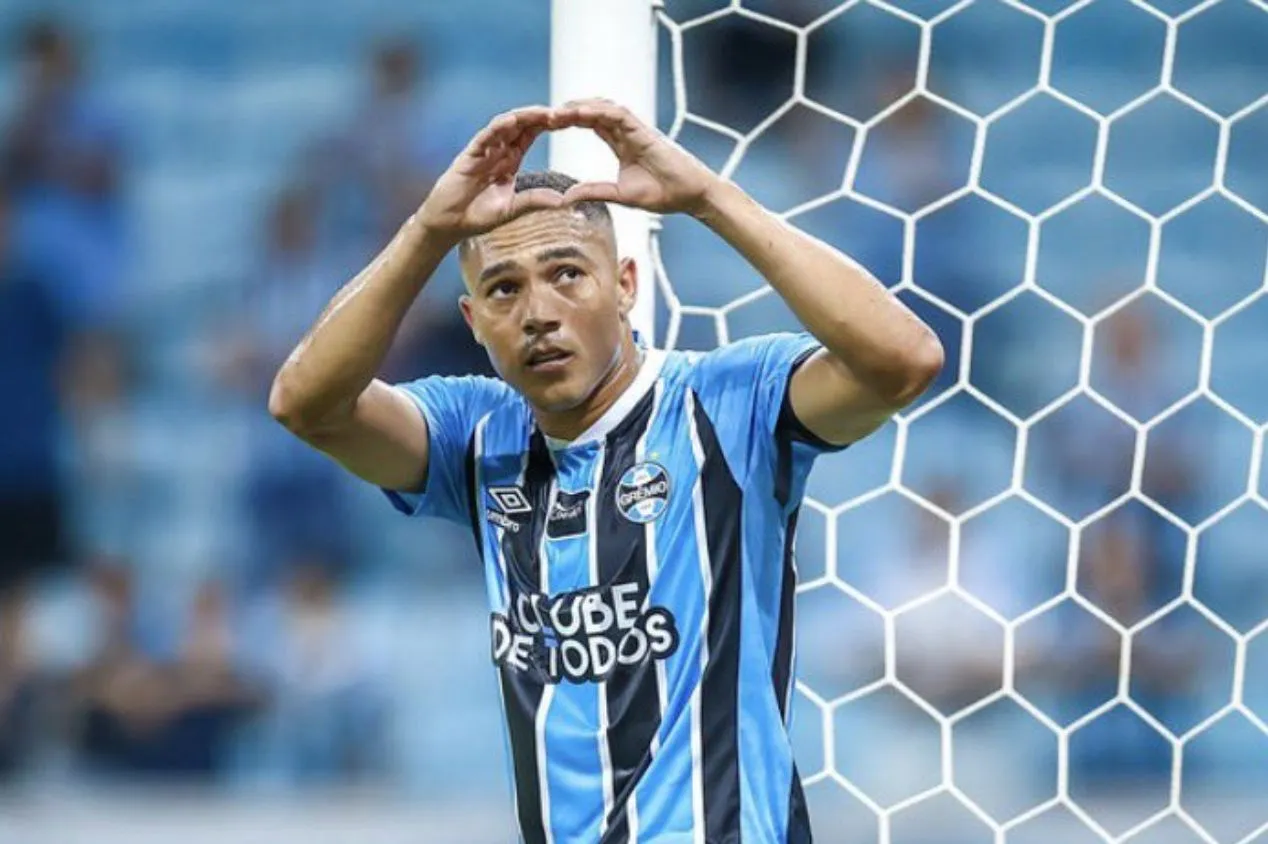 Grêmio: convocação para Copa do Mundo pode renovar contrato de Carlos Vinícius até 2027
