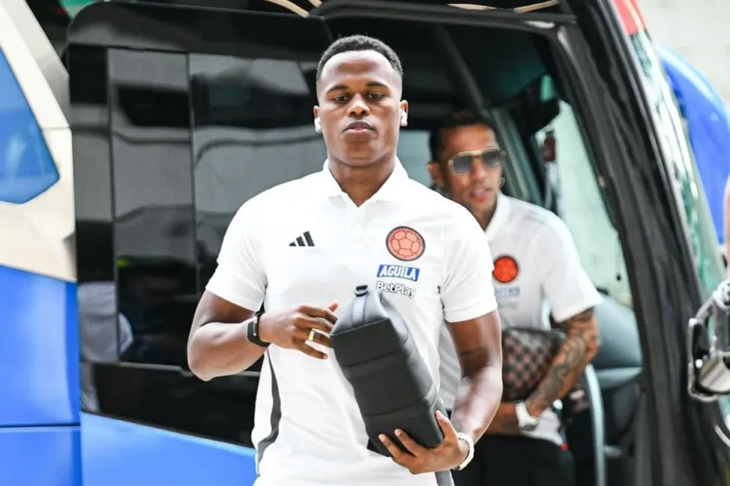 Palmeiras aguarda chegada de Jhon Arias ao Brasil ainda nesta semana