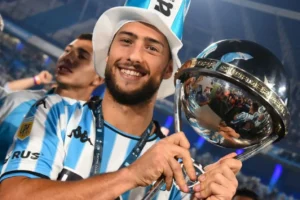 Santos entra na briga com o Botafogo por Marco Di Cesare; entenda a operação