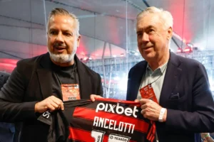 Carlo Ancelotti avalia novo zagueiro canhoto e observa Léo Pereira para a Seleção