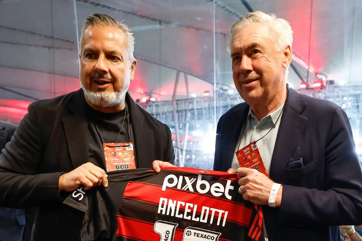 Carlo Ancelotti avalia novo zagueiro canhoto e observa Léo Pereira para a Seleção