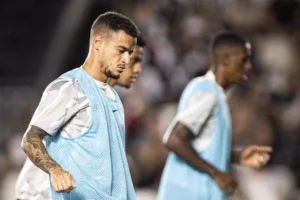 Vasco agenda reunião com Philippe Coutinho para aparar arestas após episódio com Fernando Diniz