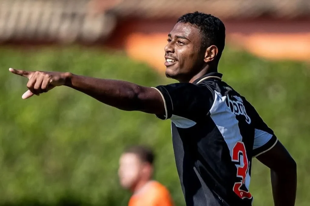 Vasco empresta zagueiro Lyncon ao CRB para a reta final do Campeonato Alagoano