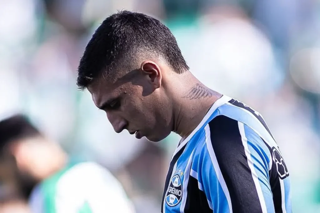 Vasco impõe condição milionária e quer Miguel Monsalve para liberar Paulo Henrique ao Grêmio