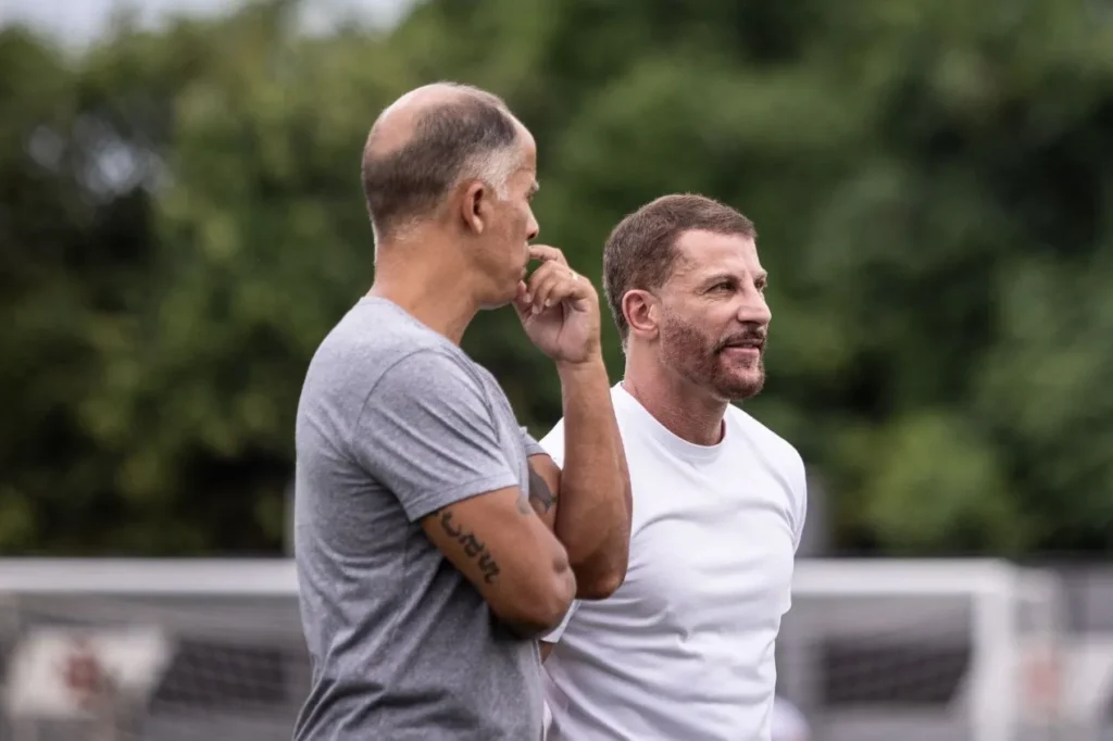 Vasco descarta reforço para o gol e define outras prioridades para 2026; saiba detalhes