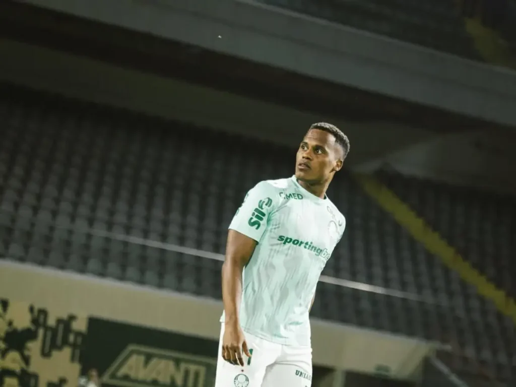 Jhon Arias fez a sua estreia pelo Palmeiras