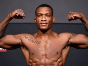 Jailton “Malhadinho” Almeida durante pesagem