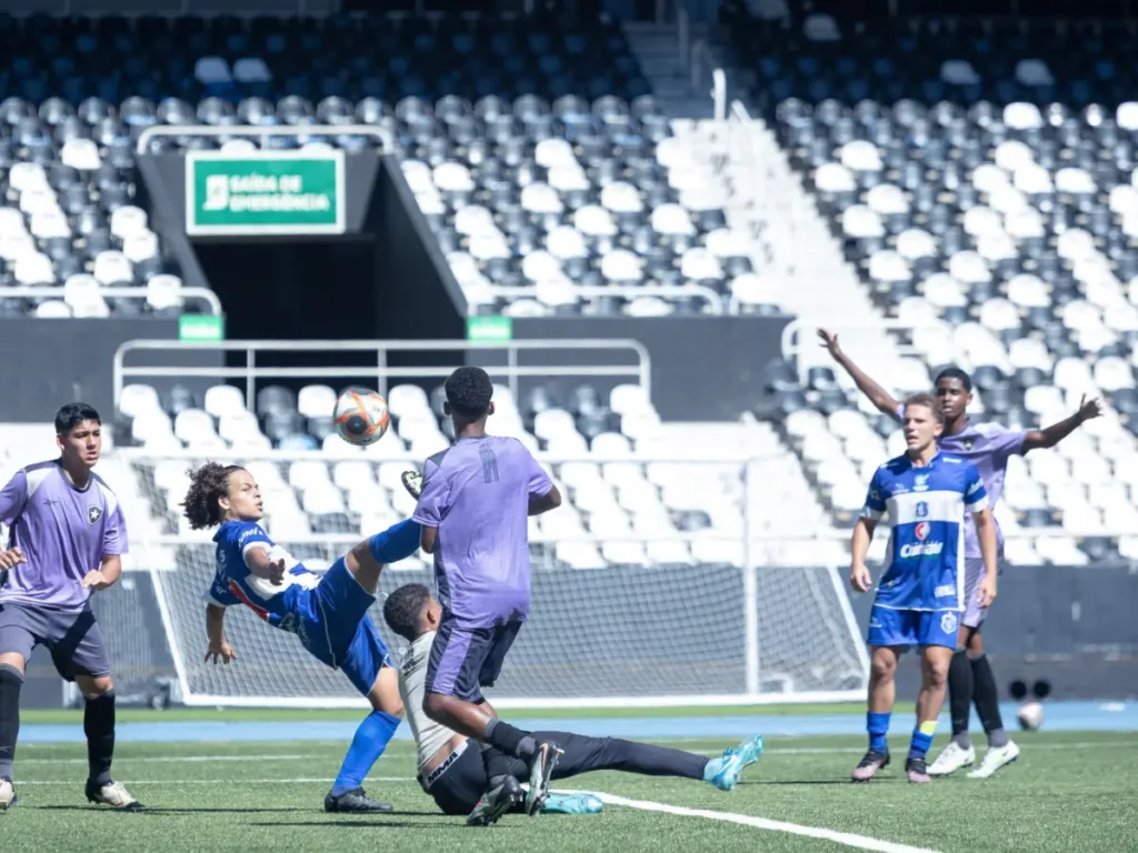 Olaria faz amistoso com o Botafogo na base