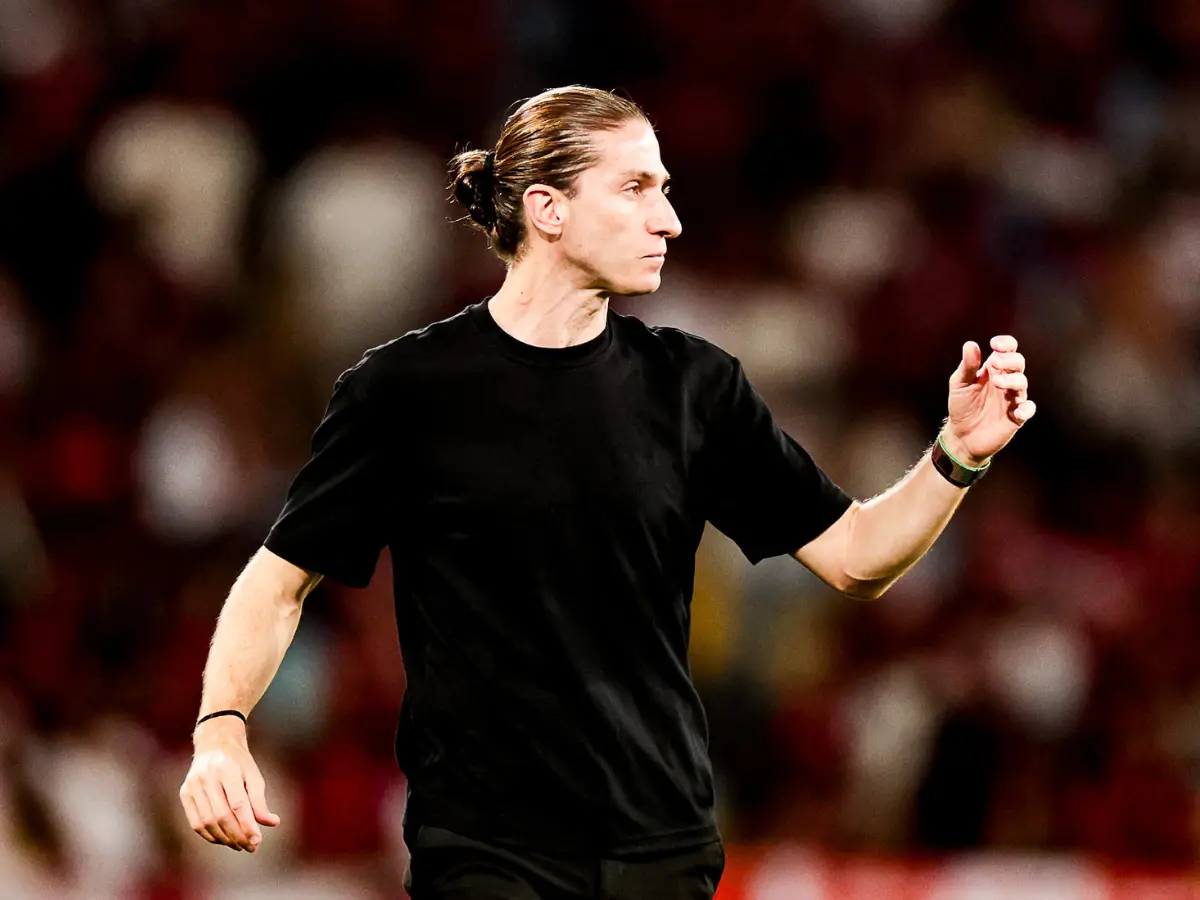 Filipe Luís elogia Lucas Paquetá e analisa momento do Flamengo após empate com Internacional
