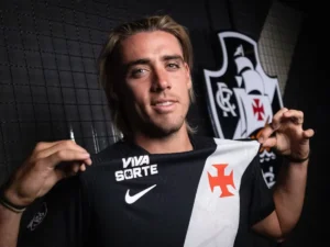 O Vasco terá Spinelli contra o Bahia? Veja provável escalação de Diniz