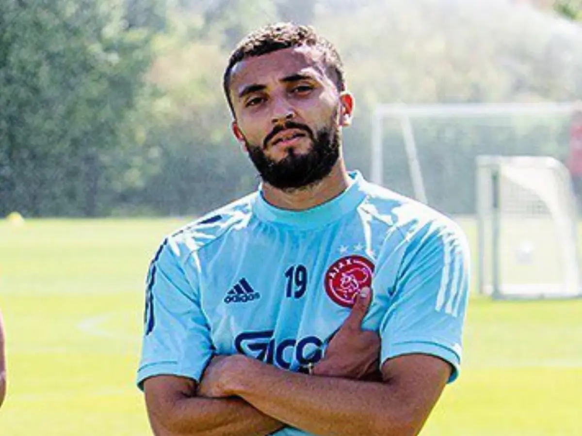 Corinthians avalia contratação do meia Zakaria Labyad, que está livre no mercado