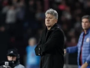 Vasco avança em conversas com Renato Gaúcho e define prioridades de reforços; entenda a negociação