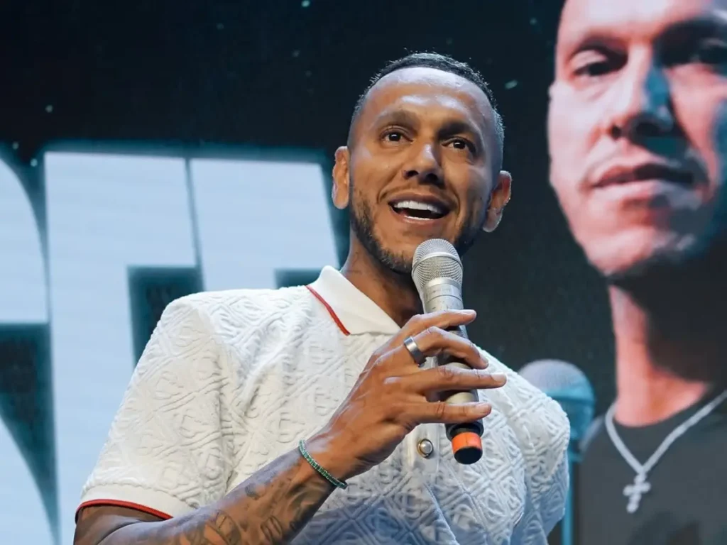 Souza pede limpeza em São Januário, estádio do Vasco