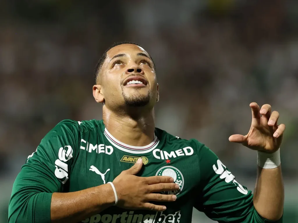 Vitor Roque decide para o Palmeiras