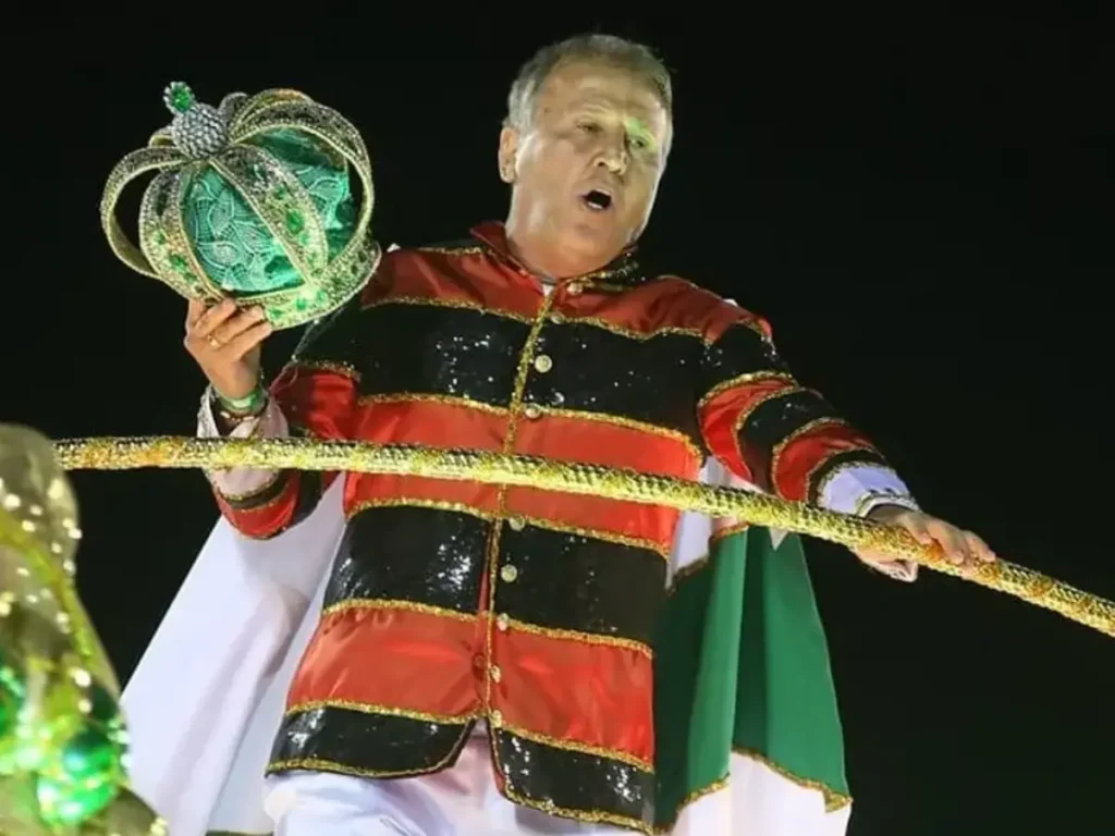 Zico em ação no Carnaval do Rio de Janeiro