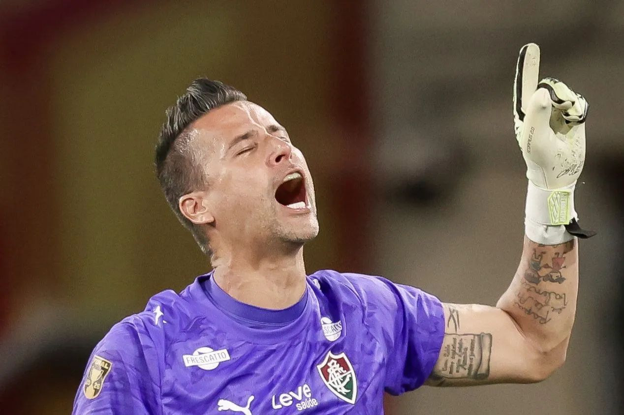 Fábio, aos 45 anos, mantém protagonismo no Fluminense e lidera estatísticas do Brasileirão