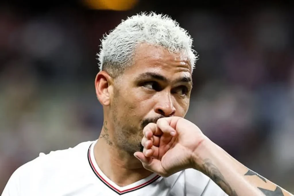 Luciano marca em vitória do São Paulo