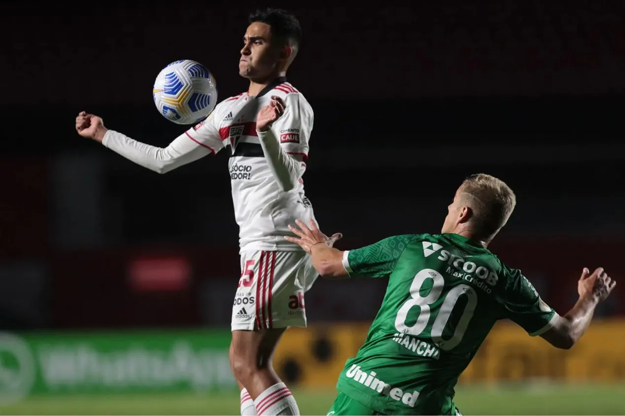 Brasileirão: veja as escalações de São Paulo x Chapecoense