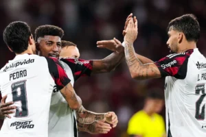 Flamengo atropela Madureira com goleada histórica e vai decidir o Carioca contra o Fluminense