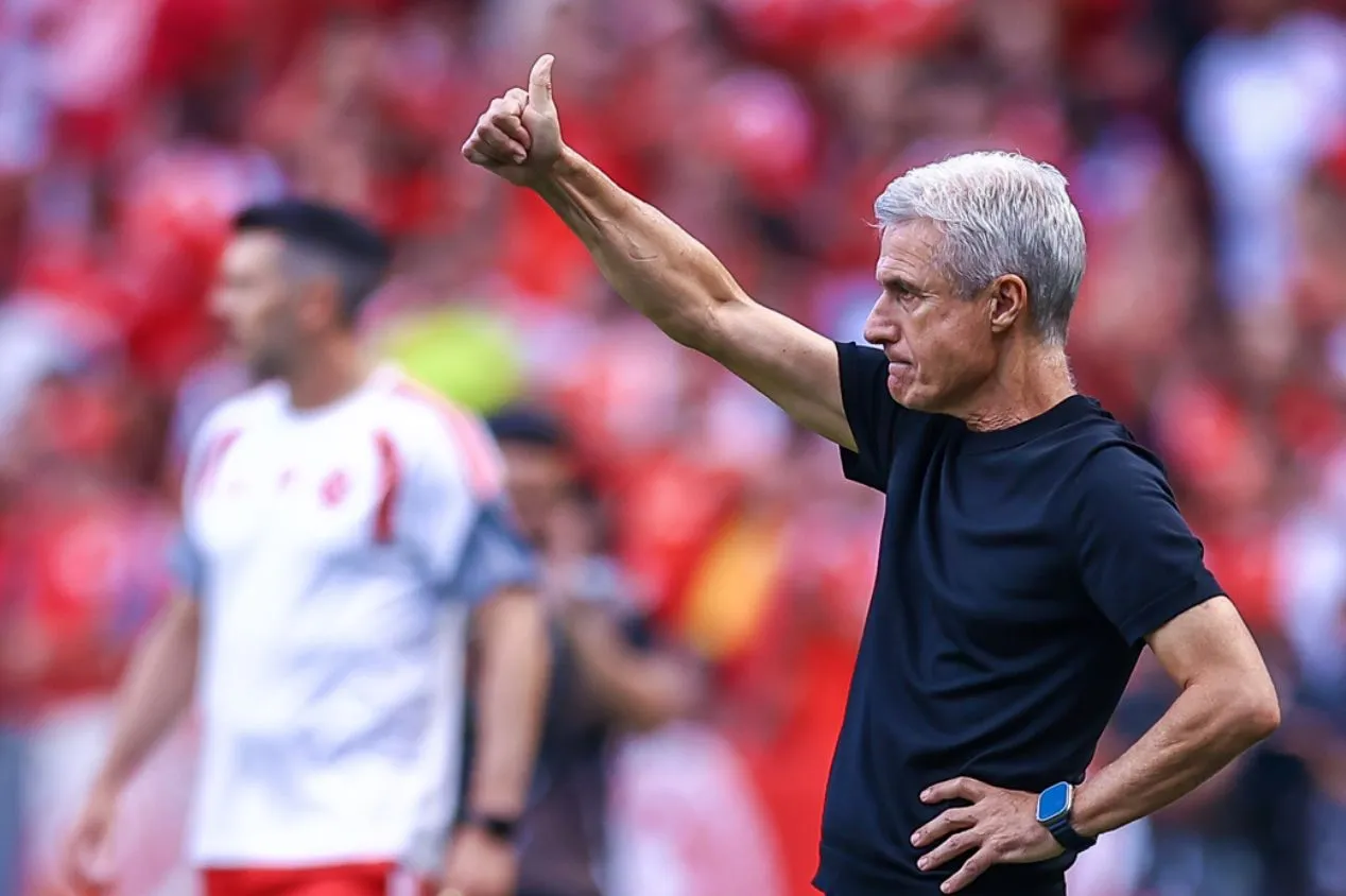 Luís Castro valoriza título gaúcho do Grêmio e destaca evolução da equipe