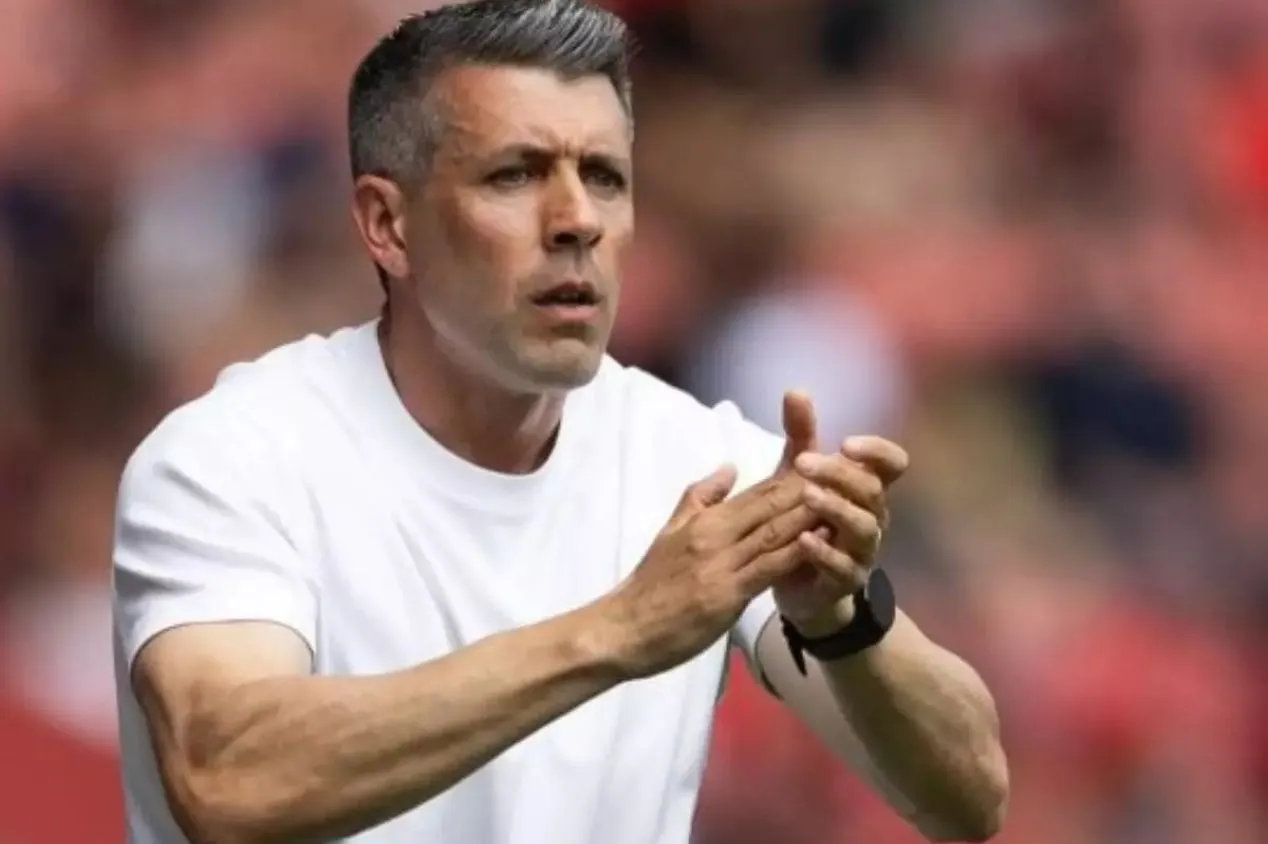 Paulo Pezzolano deve mesclar o time do Internacional.