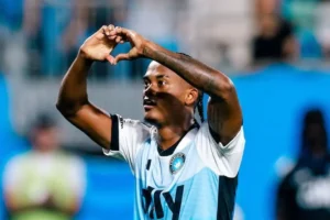 Atacante do Charlotte FC entra na mira de São Paulo e Athletico-PR; saiba detalhes
