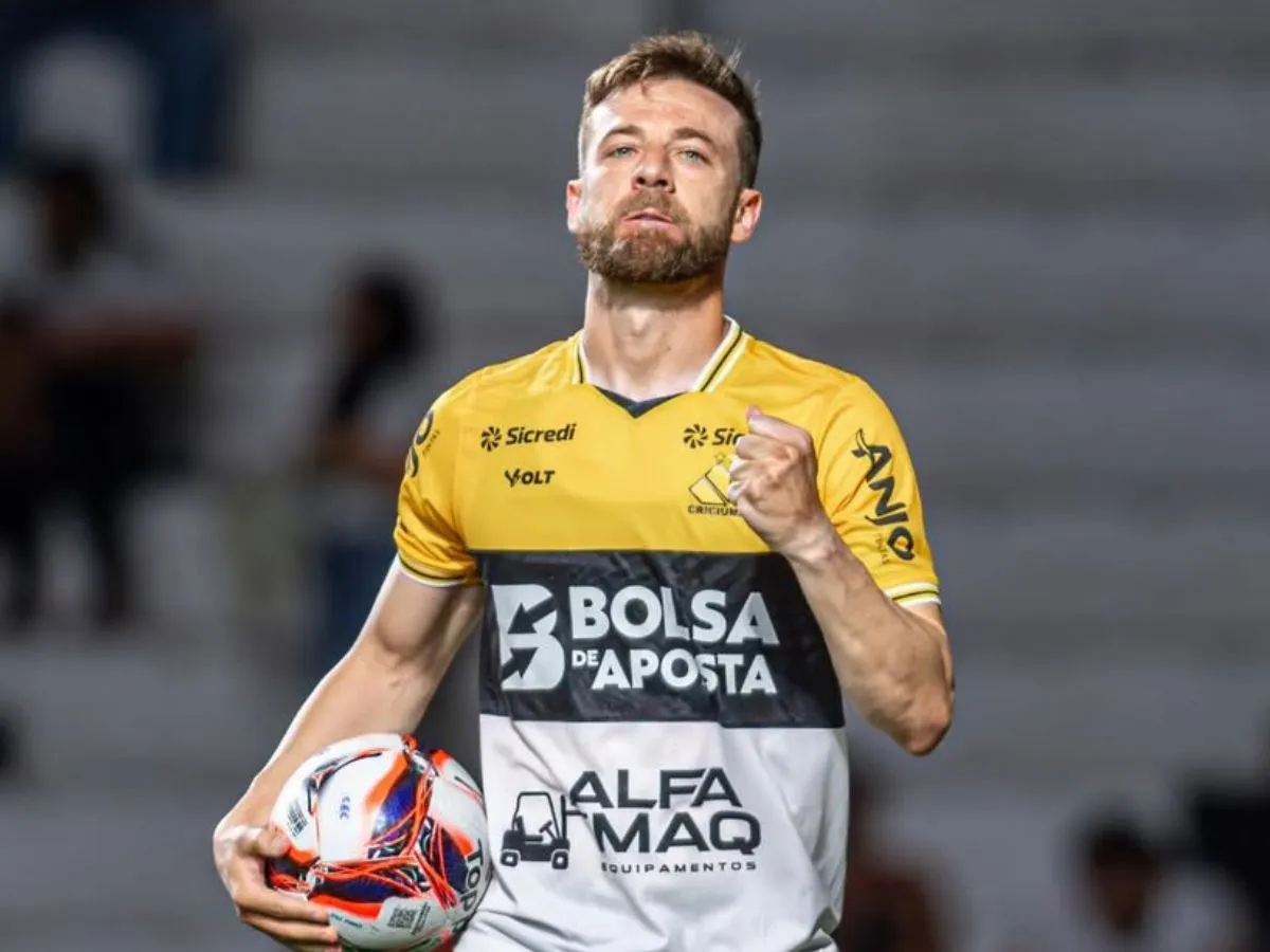 Remo sonda situação de lateral do Criciúma; saiba detalhes