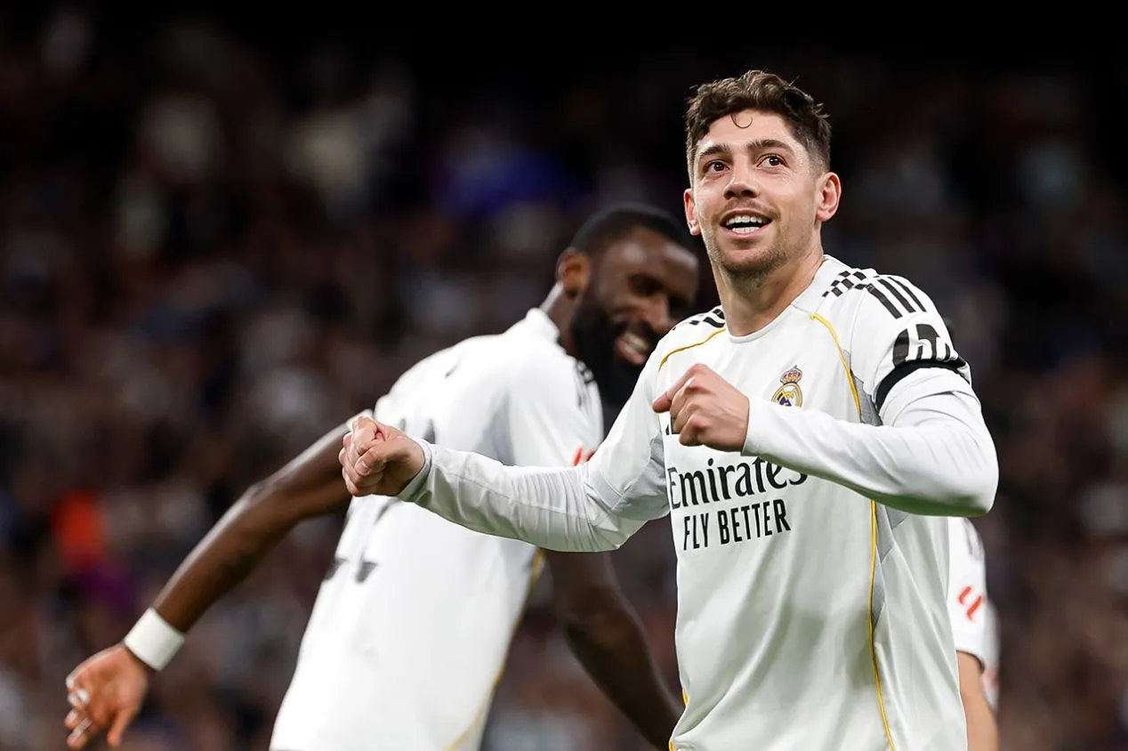 Real Madrid goleia o Elche e pressiona o Barcelona na liderança de La Liga