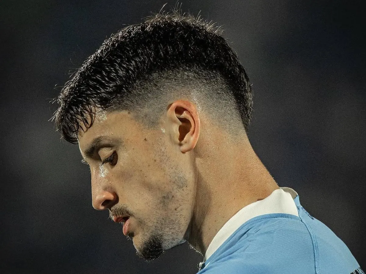 Joaquín Piquerez se machuca em amistoso do Uruguai e preocupa o Palmeiras