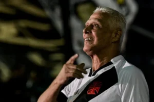 A camisa 10 do Vasco nos últimos anos: poucos protagonistas e muitas trocas