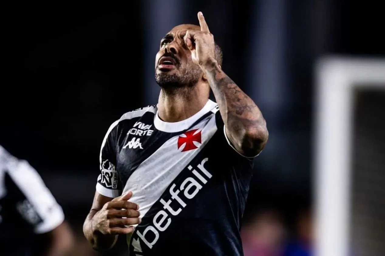 Vitor Roque e Paulo Henrique entram no radar da CBF em Vasco x Palmeiras