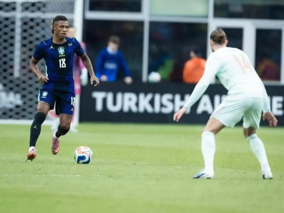Danilo pode ser titular da Seleção brasileira